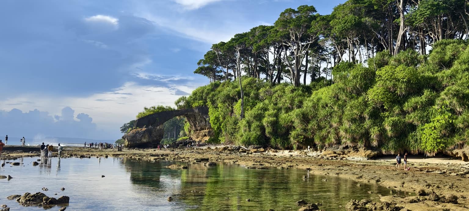 Natural Bridge rock arch on the Neil Island coastline, Andaman Islands